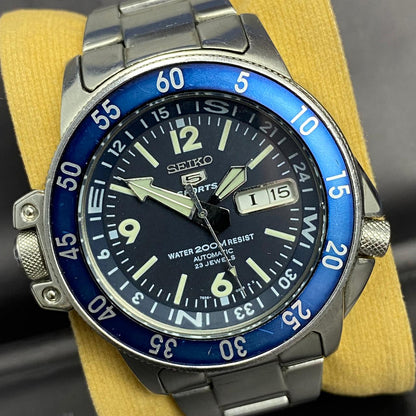 Rare Seiko 5 Sports SKZ209 Automatic Atlas Map Meter Land Shark Blue Dial Watch