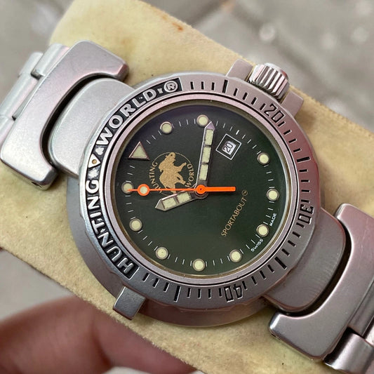 Rare Hunting World Green Dial Date Quartz Swiss Made Classic Dress Watch Vintage