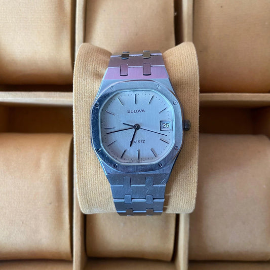 RARE BULOVA Royal Oak Quartz Watch Silver Vintage Men Day Date Swiss Made