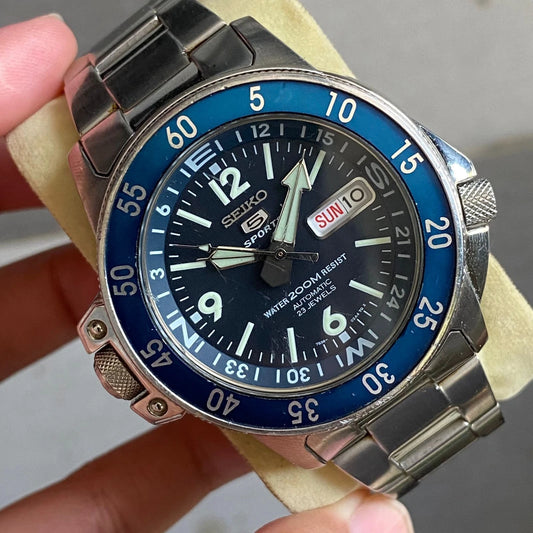 RARE Seiko 5 Sports Atlas Blue Dial Automatic SKZ209 Map Meter Diver Watch Men