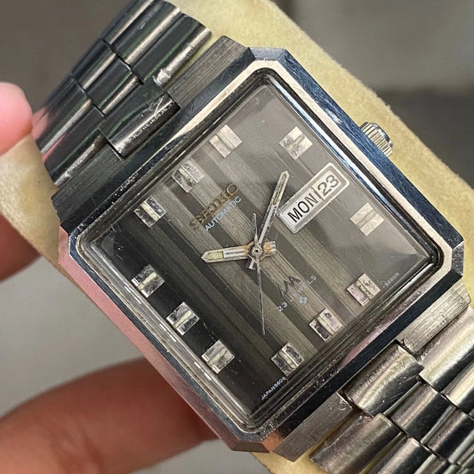 Rare Seiko Lord Matic LM Automatic 5606-5110 Day Date Gray Dial Vintage Watch