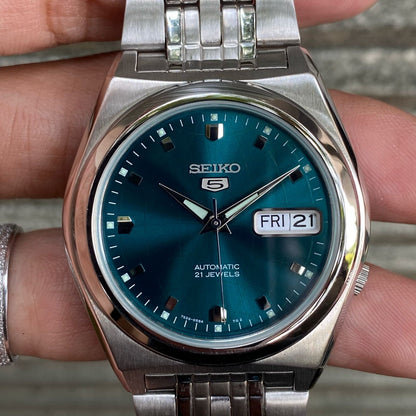 RARE Seiko 5 Green Dial Globe SNK665 Day Date Automatic 7s26-02E0 Vintage Watch