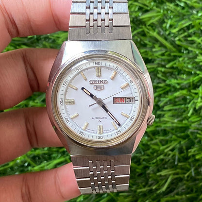 Rare Seiko 5 Vintage Automatic cal. 7009-8310 White Dial Mens Watch Day Date