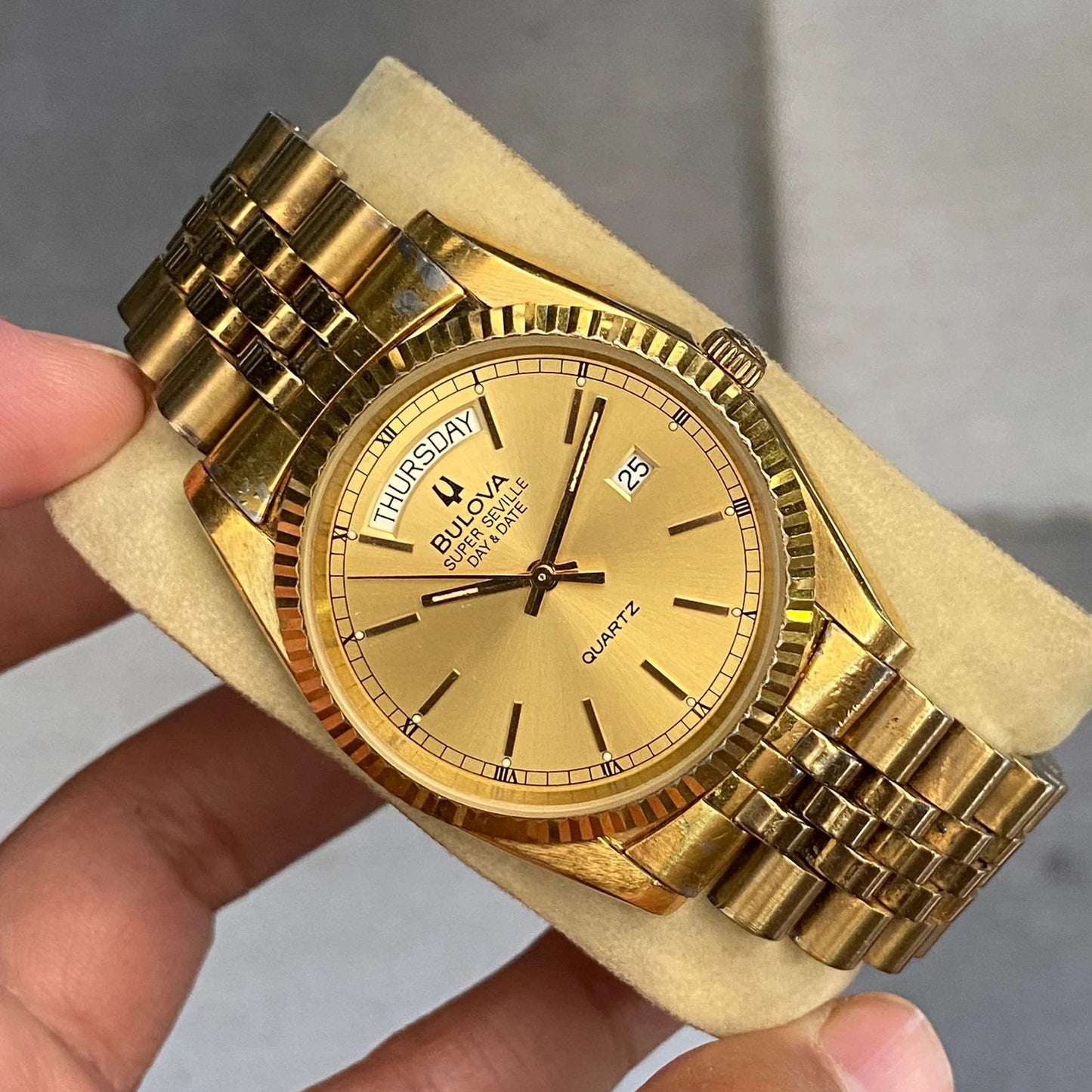 Rare Bulova President Super Seville Quartz Gold Dial Day Date Vintage Watch Men