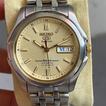 RARE Seiko 5 Superior Automatic 7S36 Whirlpool Ivory Day Date Vintage Watch Men