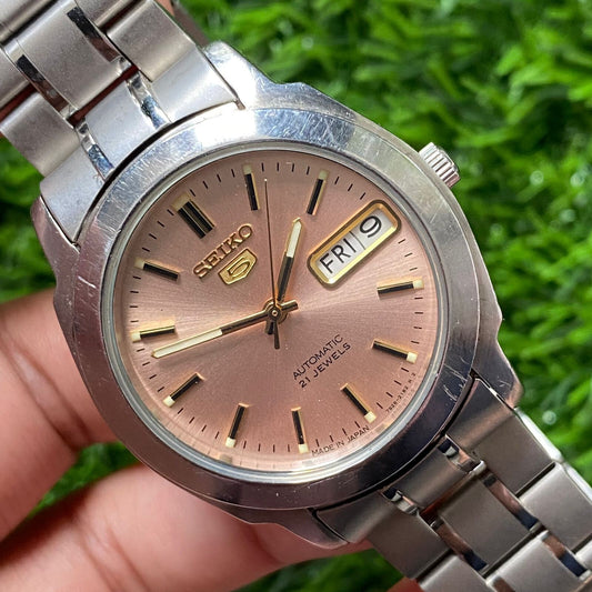 Rare Seiko 5 Automatic Day Date Salmon Dial Baton 21 Jewels Vintage Watch Men