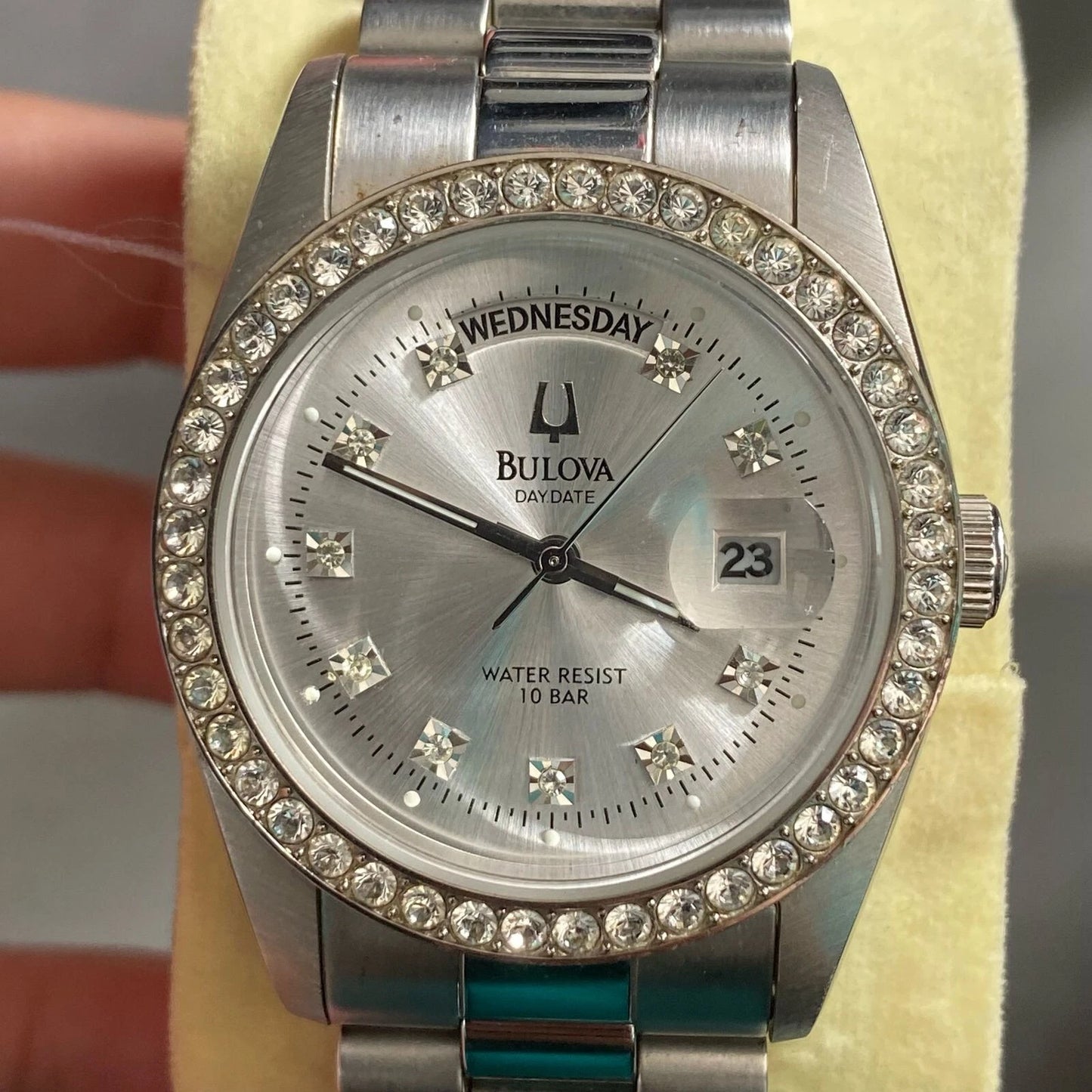 Rare Bulova President Day Date Quartz SIlver Index Diamond Bezel Vintage Watch