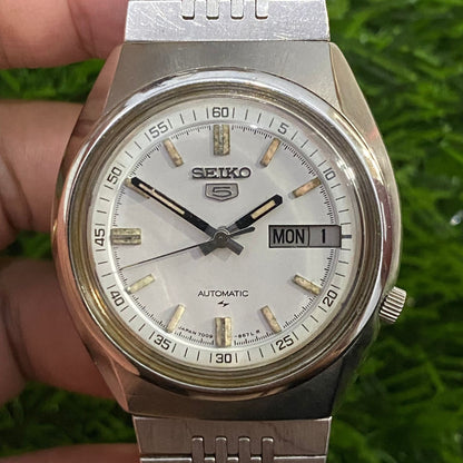 Rare Seiko 5 Vintage Automatic cal. 7009-8310 White Dial Mens Watch Day Date