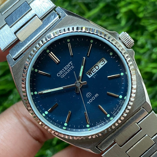 Rare Orient Quartz Day Date Blue Dial Stainless Baton Dress Watch Vintage Men JR