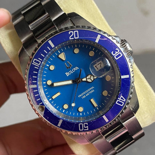 RARE Bulova Diver Quartz Professional Blue Dial Date Vintage Watch Men Sport