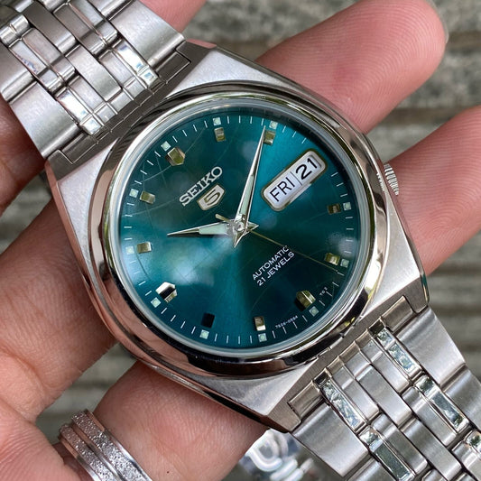 RARE Seiko 5 Green Dial Globe SNK665 Day Date Automatic 7s26-02E0 Vintage Watch