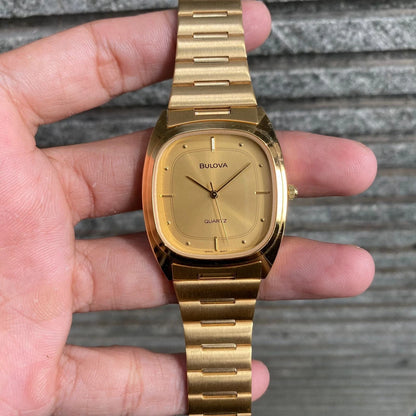 Rare BULOVA Tank 96C143 Quartz Swiss Made Full Gold Men Watch Vintage