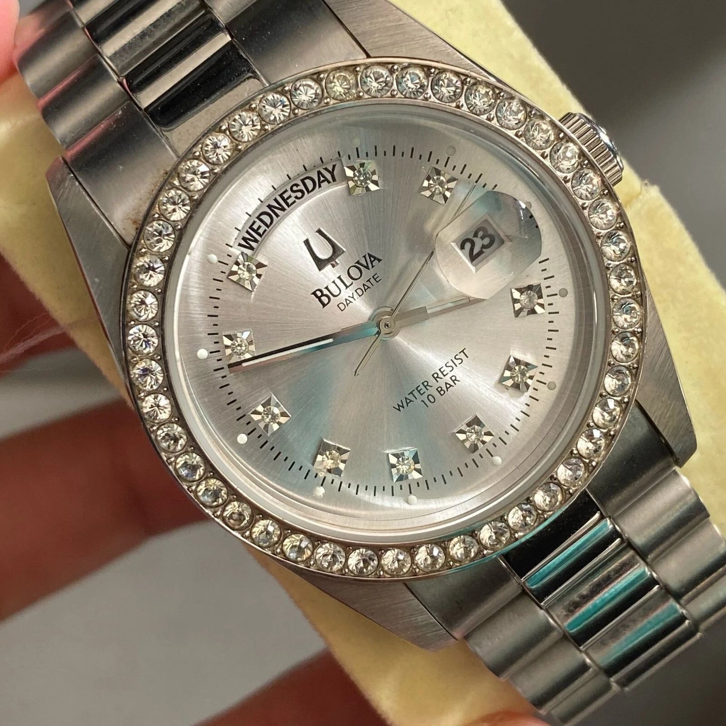 Rare Bulova President Day Date Quartz SIlver Index Diamond Bezel Vintage Watch