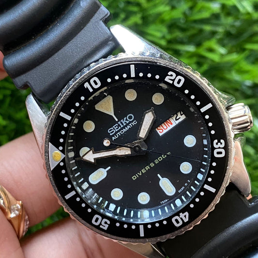 Rare Seiko SKX013 Diver Automatic Midsize Day Date Black Dial Sport Watch Men