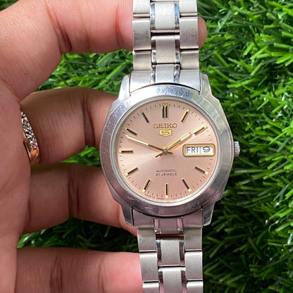 Rare Seiko 5 Automatic Day Date Salmon Dial Baton 21 Jewels Vintage Watch Men
