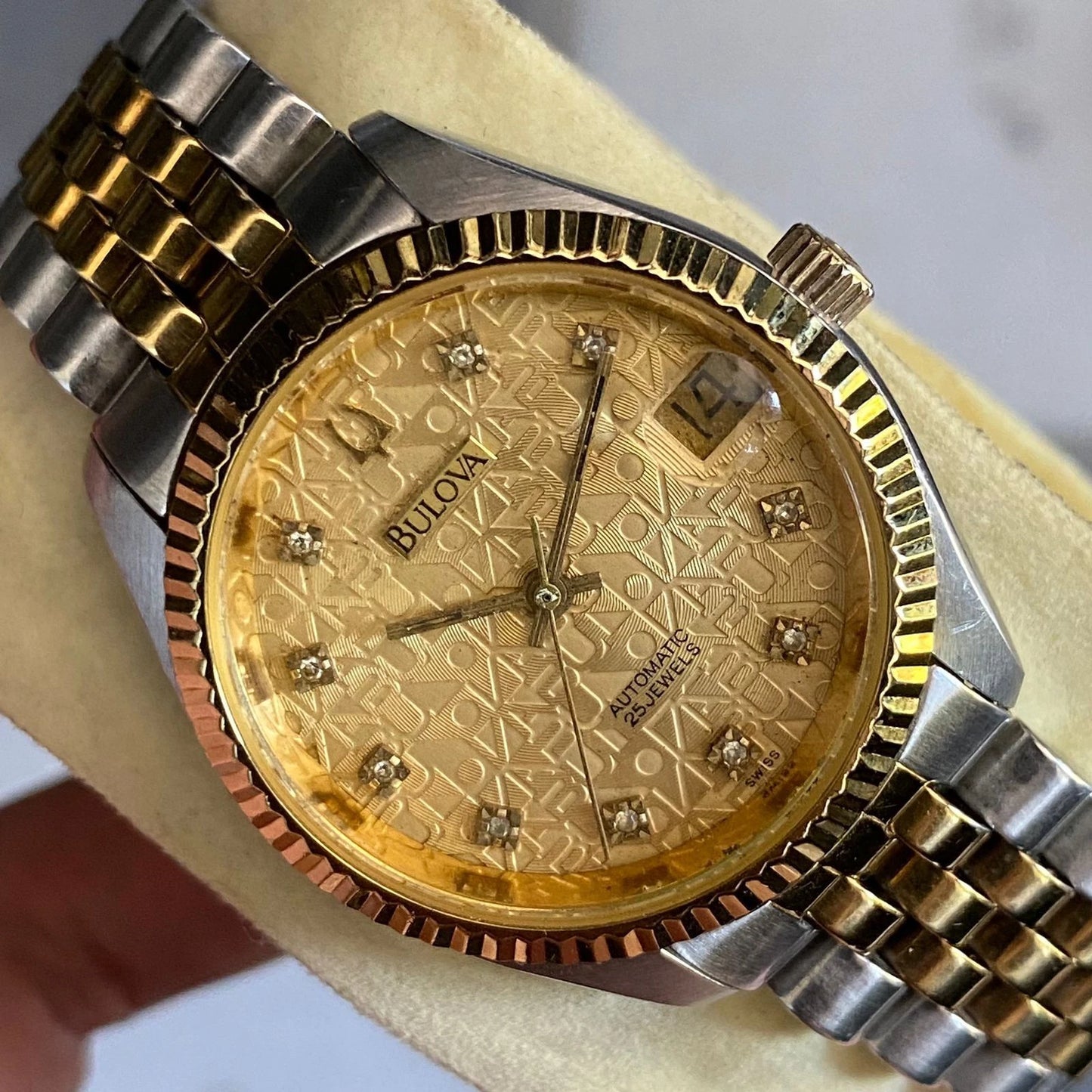 Rare Bulova Computer Dial Automatic Date Diamond Index Two Tone Boys Size Watch