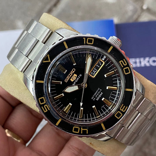 Rare Seiko 5 Sports SNZH57K1 Automatic Black Dial Gold Fifty Fanthoms Watch Men