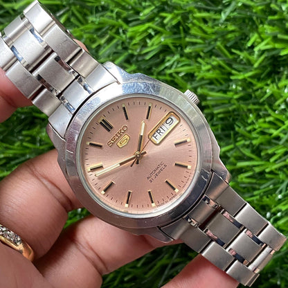 Rare Seiko 5 Automatic Day Date Salmon Dial Baton 21 Jewels Vintage Watch Men